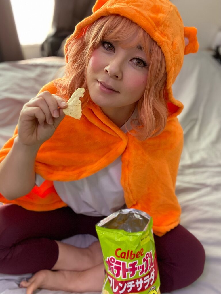 umaru eating chips